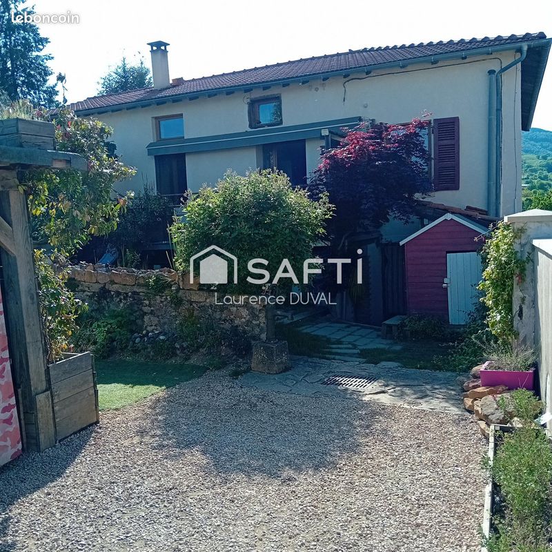 Maison 5 pièces 94 m² · à Ternand · 94 m² · 279 000 €