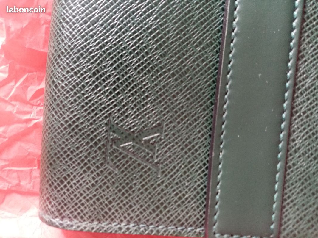 Vends porte documents Louis Vuitton (image 3)