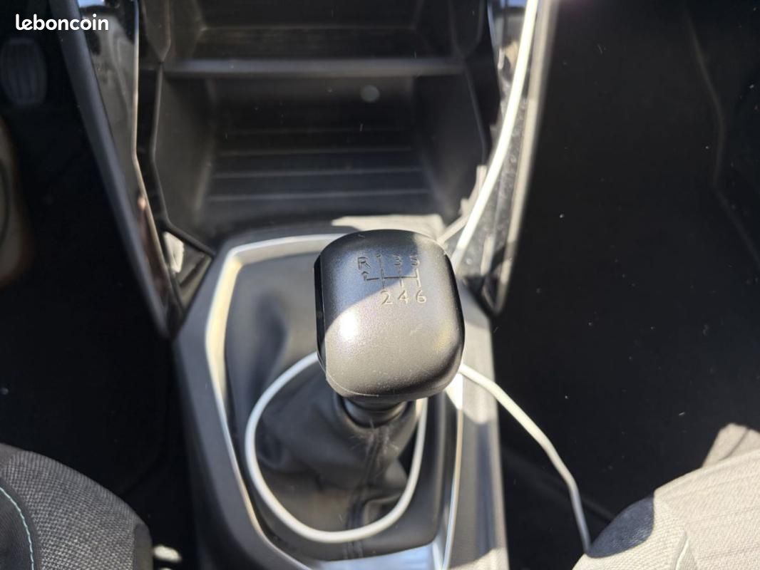 Peugeot 208 1.5 BlueHDi 100ch Style (image 15)