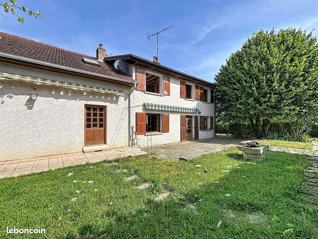 Maison 9 pièces 283 m² · à Bourguignon-lès-la-Charité · 283 m² · 174 000 €