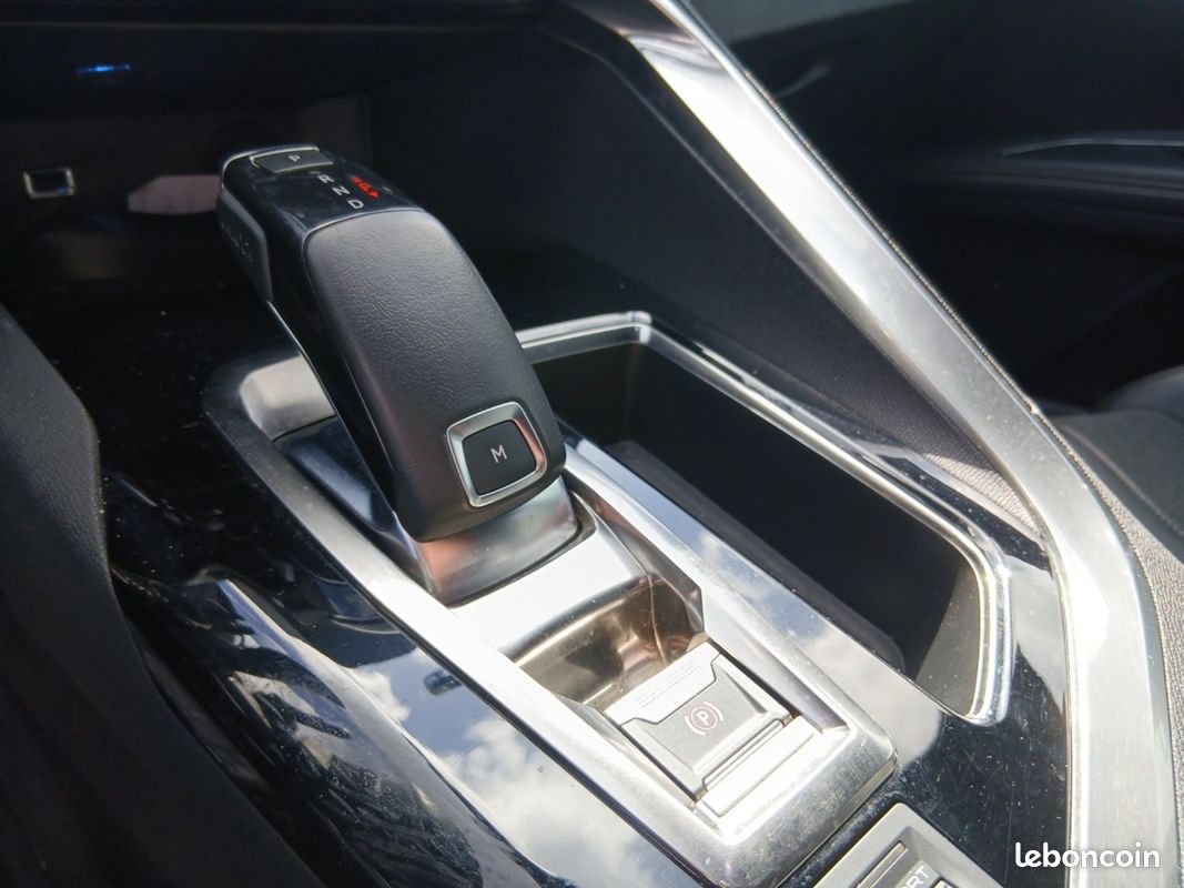 PEUGEOT 5008 130Ch Garantie 12 mois (image 4)