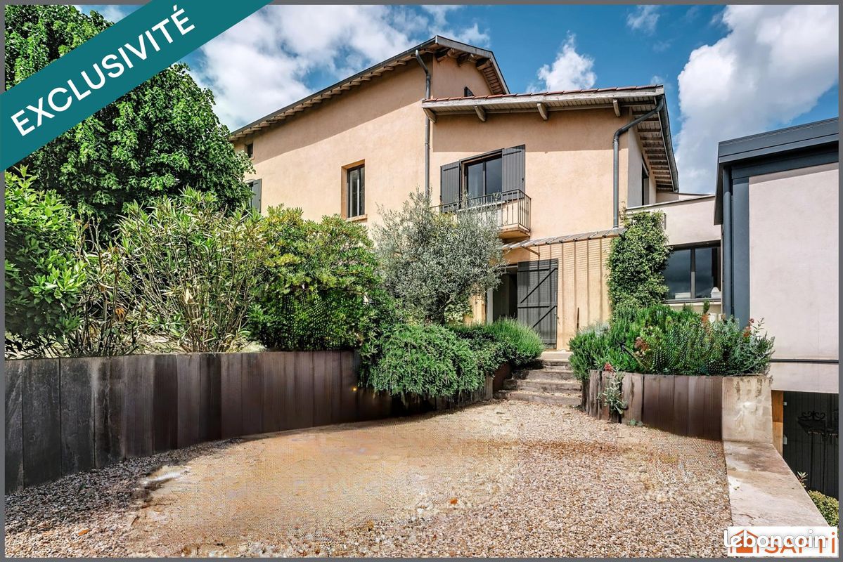 Maison 7 pièces 240 m² · à Limonest · 240 m² · 849 000 €