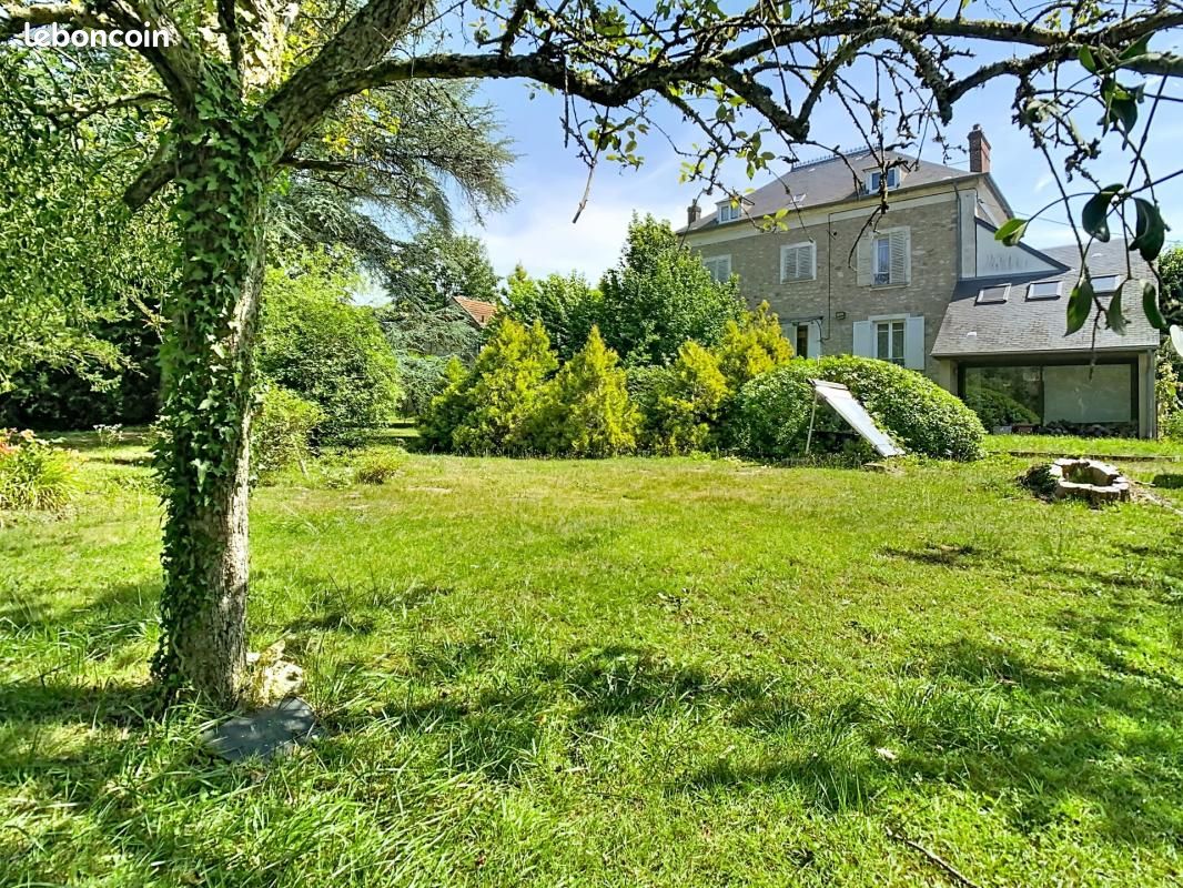 Maison 8 pièces 177 m² · à Crouy-sur-Ourcq · 177 m² · 290 000 €