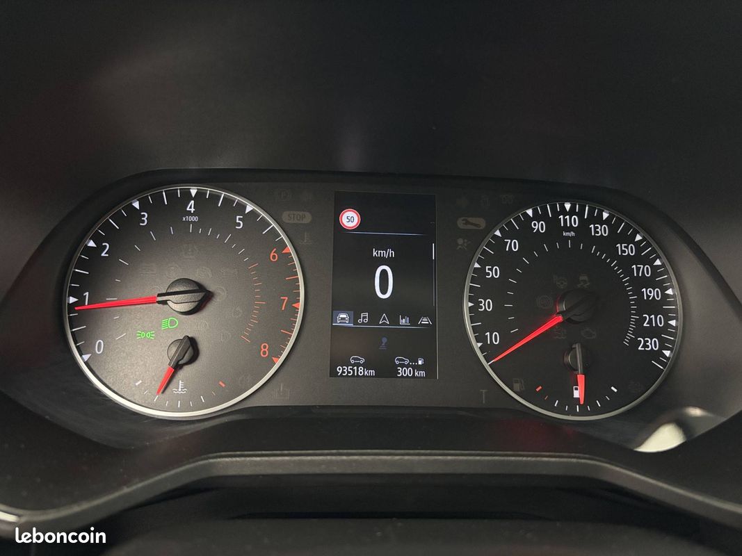 RENAULT Clio TCe 90 - 21 Business (image 17)
