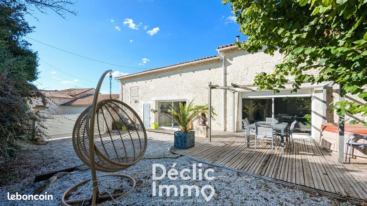 Maison 7 pièces 173 m² · à Saint-Amant-de-Boixe · 173 m² · 264 000 €