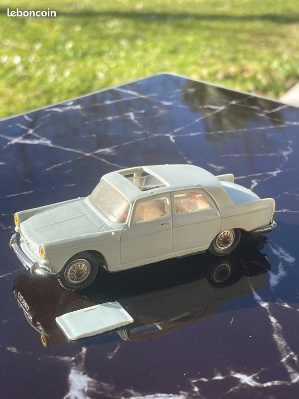 Miniature NOREV 93 - Peugeot 404 Avec Caravane Panoramic 14, Bleu Pâle En Boîte