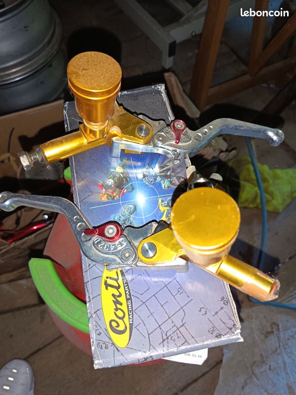 Maître cylindre scooter moto, manque les brides (image 1)