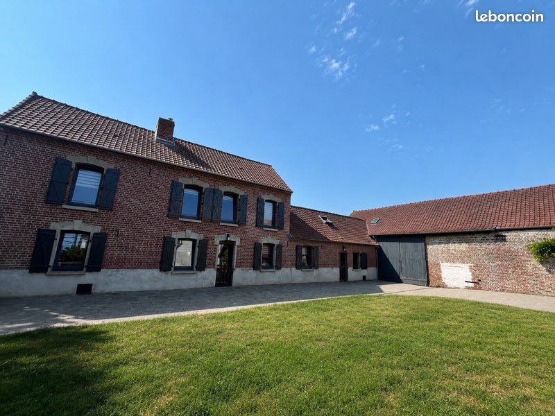 Maison 8 pièces 200 m² · à Bruay-la-Buissière · 200 m² · 350 000 €