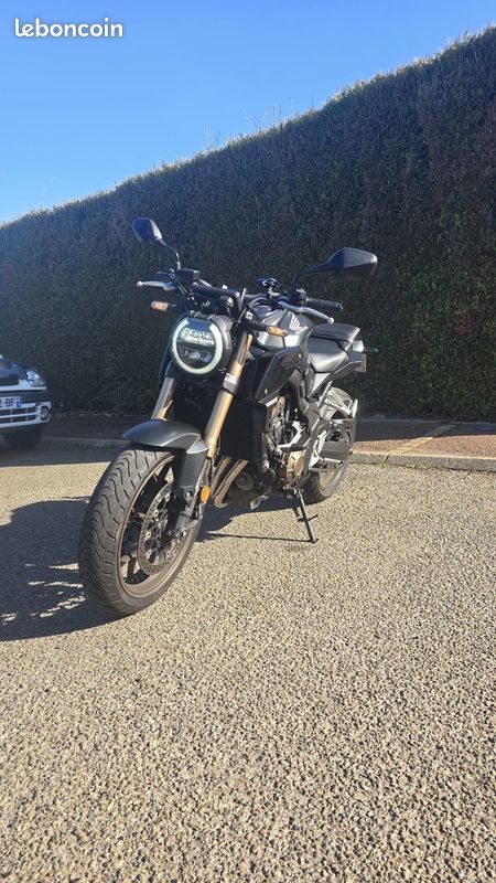 Honda CB650R (image 1)