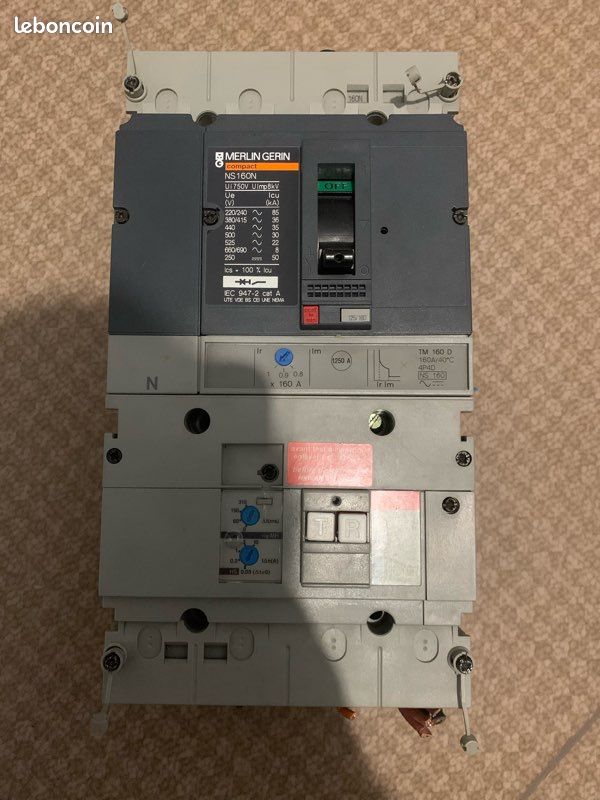 Disjoncteur différentiel industriel Merlin Gerin Compact NS160N 160A (image 1)
