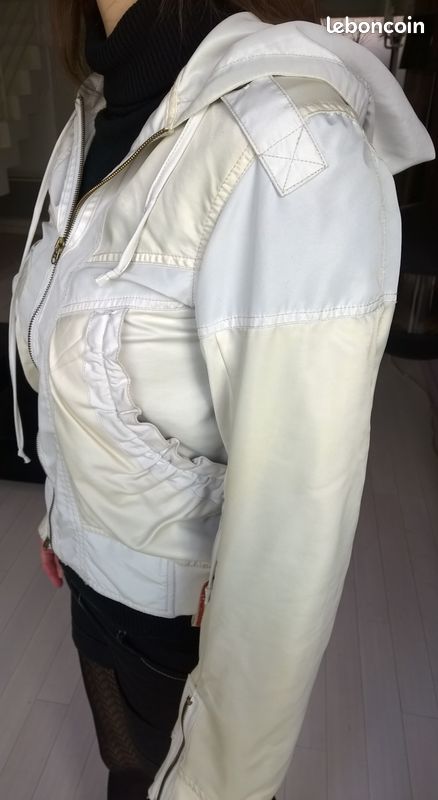 Blouson mode en tissu avec capuche (image 2)