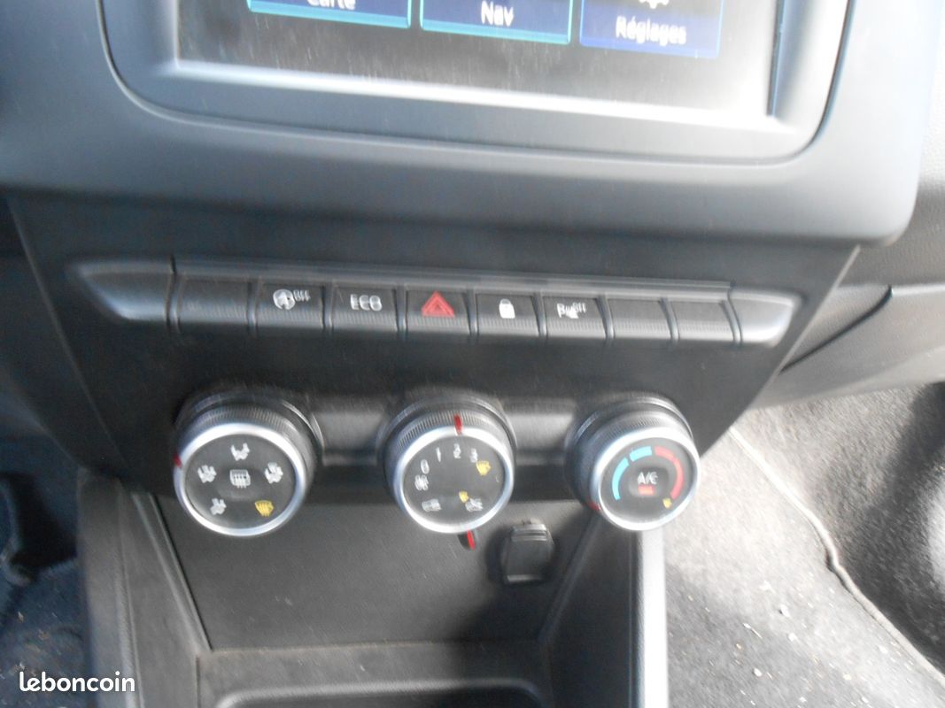 DACIA DUSTER Blue dCi 115 4x2 Confort (image 25)