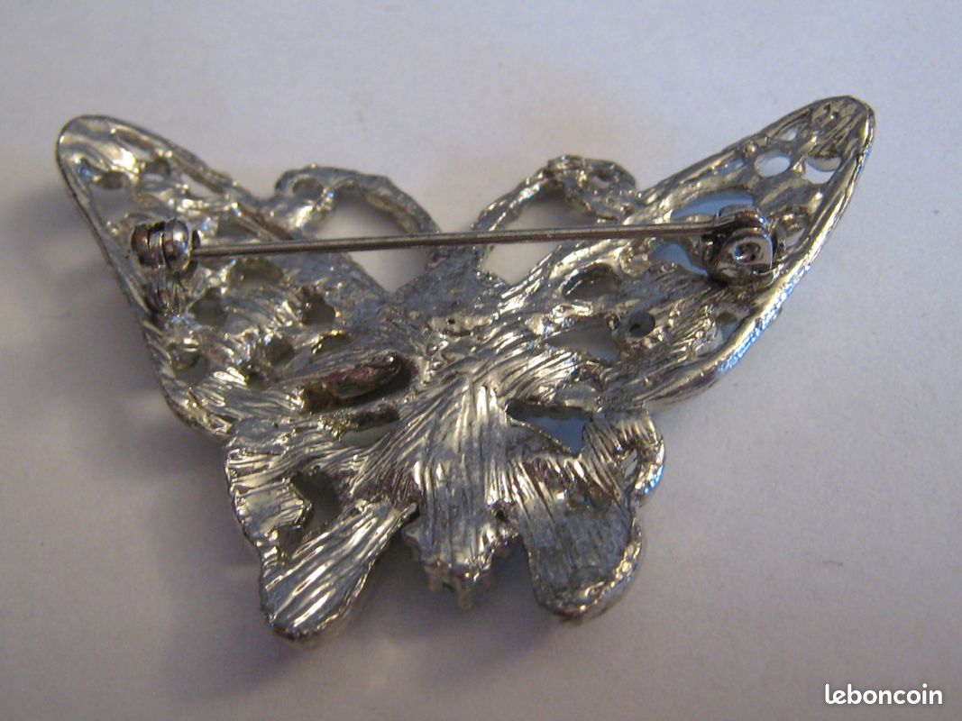 Broche Vintage Papillon Signée Patrick FORQUY - Étain Argenté Rhodié - Style Moderniste