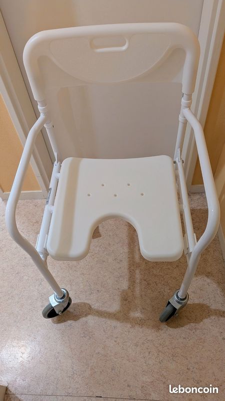Chaise de douche pliante (image 1)