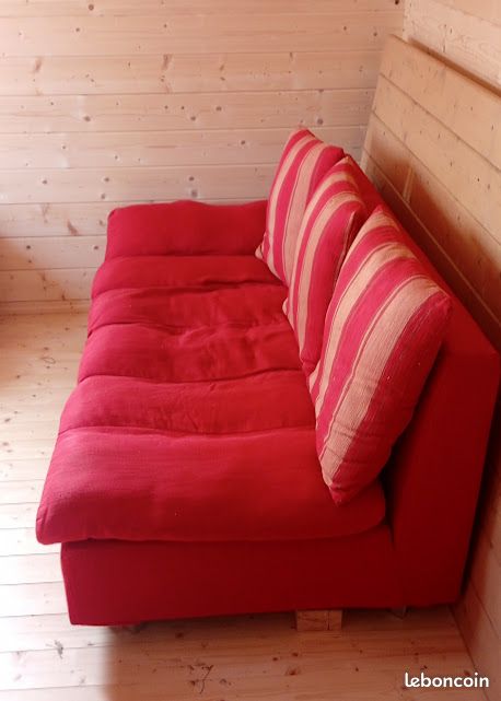 Canapé Rouge (image 1)