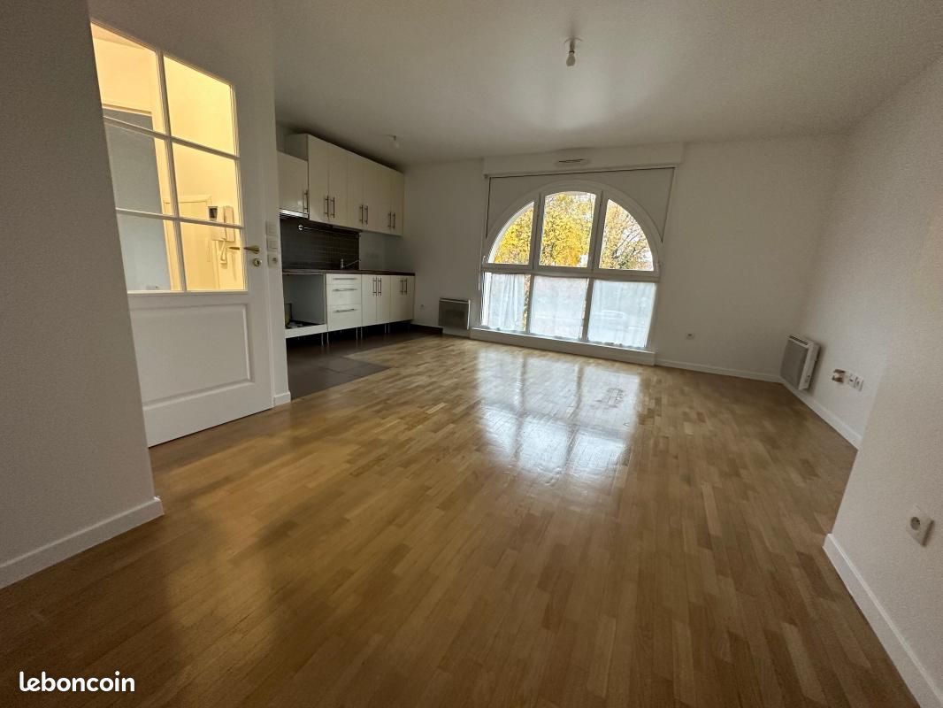 Appartement 3 pièces 56 m² · à Le Plessis-Robinson · 56 m² · 1 266 €