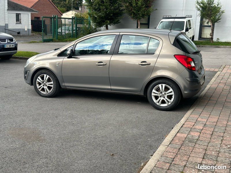 Opel Corsa Phase 2 1.2 i 86 CV Easytronic « boîte automatique » (image 3)
