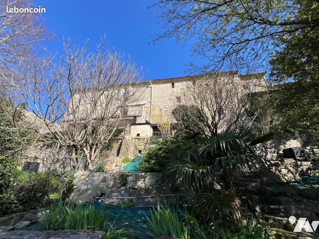 Maison 10 pièces 275 m² · à Massanes · 275 m² · 520 000 €