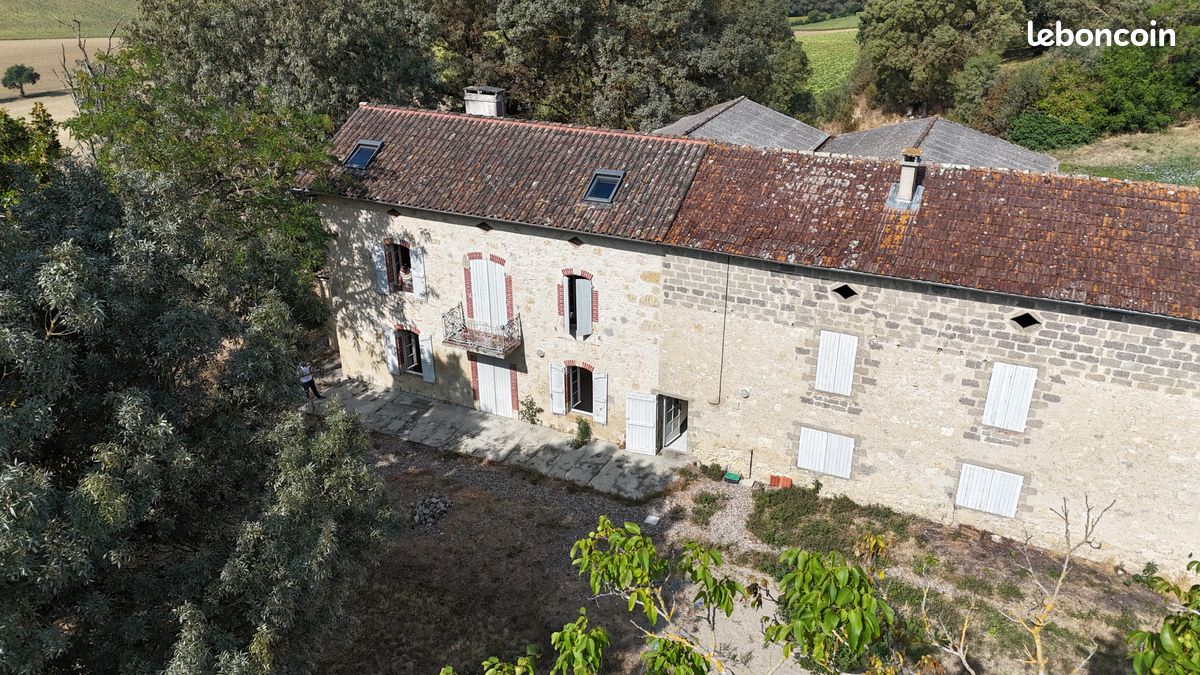 Maison 8 pièces 167 m² · à Sainte-Mère · 167 m² · 280 000 €