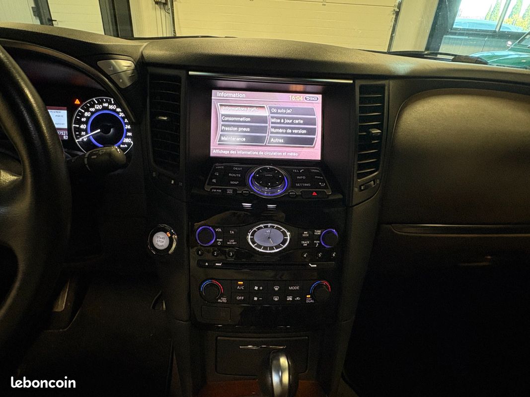 INFINITI FX FX30d 3.0D V6 GT Premium A / Suivi Nissan / 2éme mains (image 22)