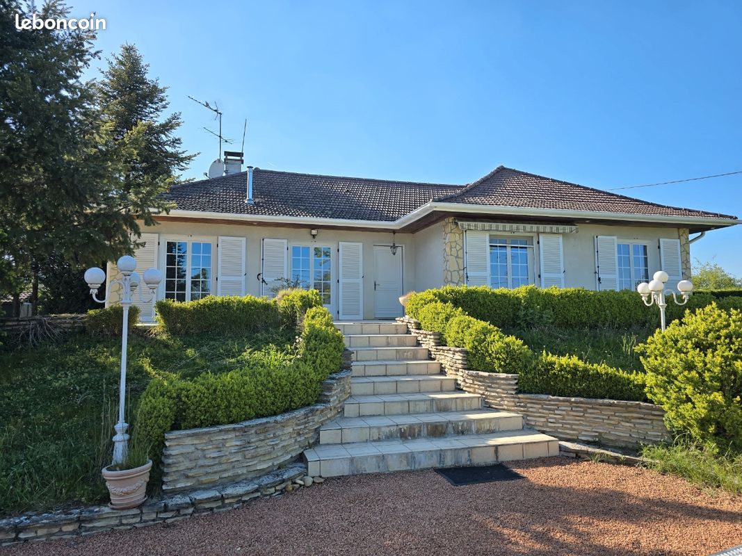Maison 4 pièces 113 m² · à Ambierle · 113 m² · 285 000 €