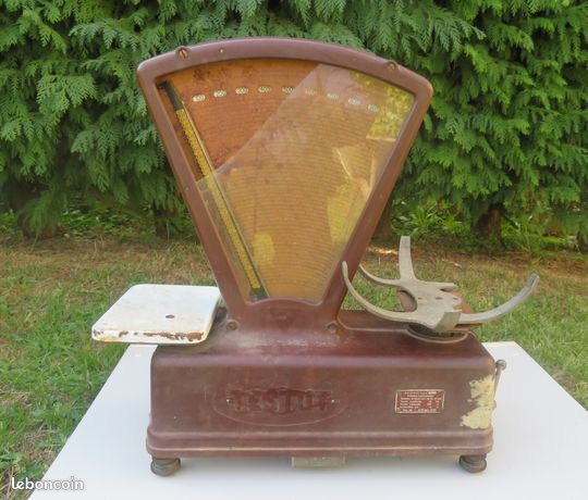 À vendre : Ancienne balance TESTUT en inox - Radio Mélodie