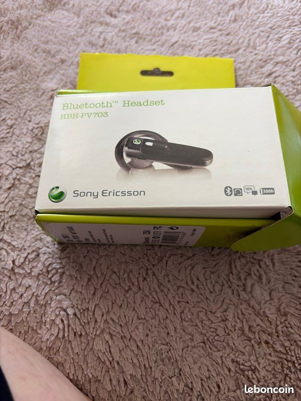 Bluetooth headset HBH-PV703 (image 1)