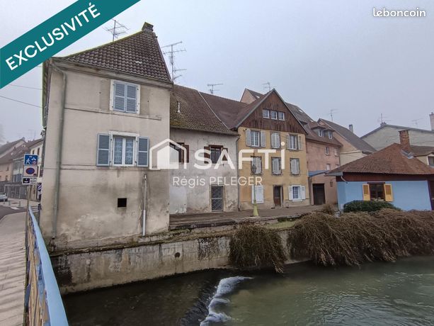 Immeuble 180 m² DELLE