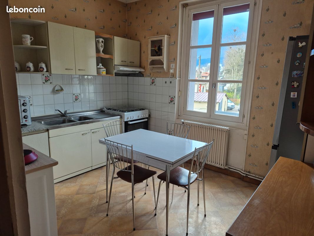 Appartement 3 pièces 70 m² · à Saint-Étienne · 70 m² · 70 000 €