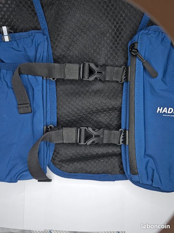 Gilet d’hydratation trail et running | 1 Poche water résistant| 9