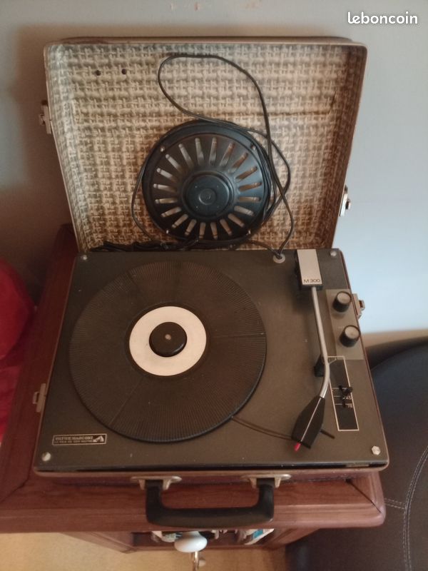 Vieux Tourne-disque Des Années 1940 – Pour Pièces Ou Restauration