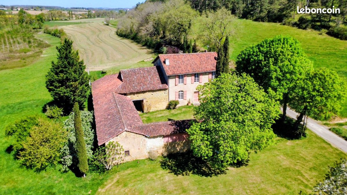 Maison 9 pièces 255 m² · à Mirande · 255 m² · 400 000 €