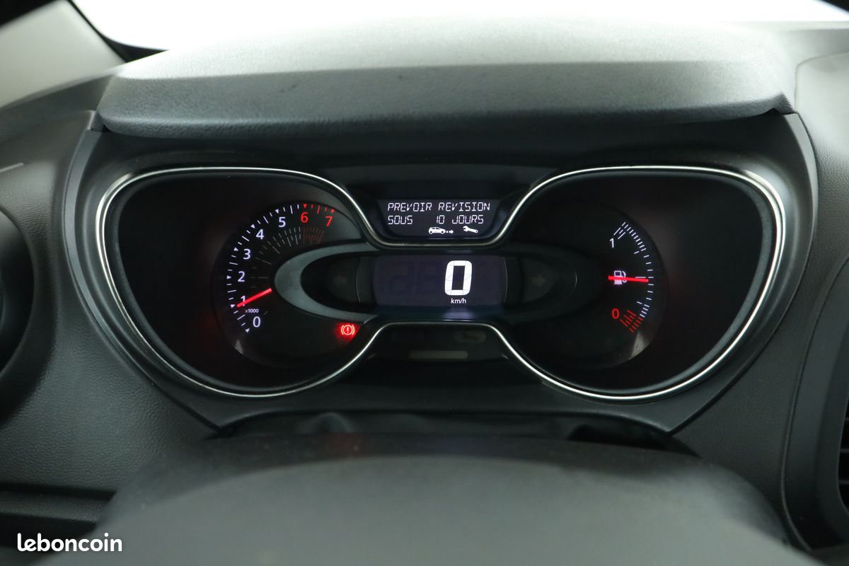 Renault Captur 0.9 TCe Energy Intens 90 ch (image 16)