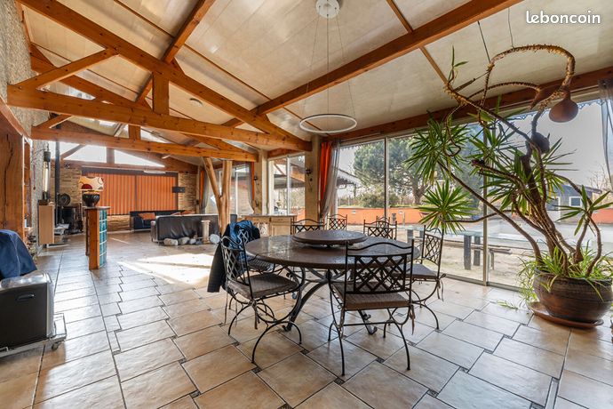 Maison 6 pièces 214 m²