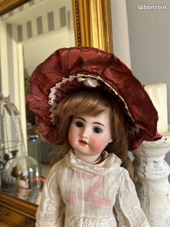 Poupée ancienne tête en porcelaine, à restaurer