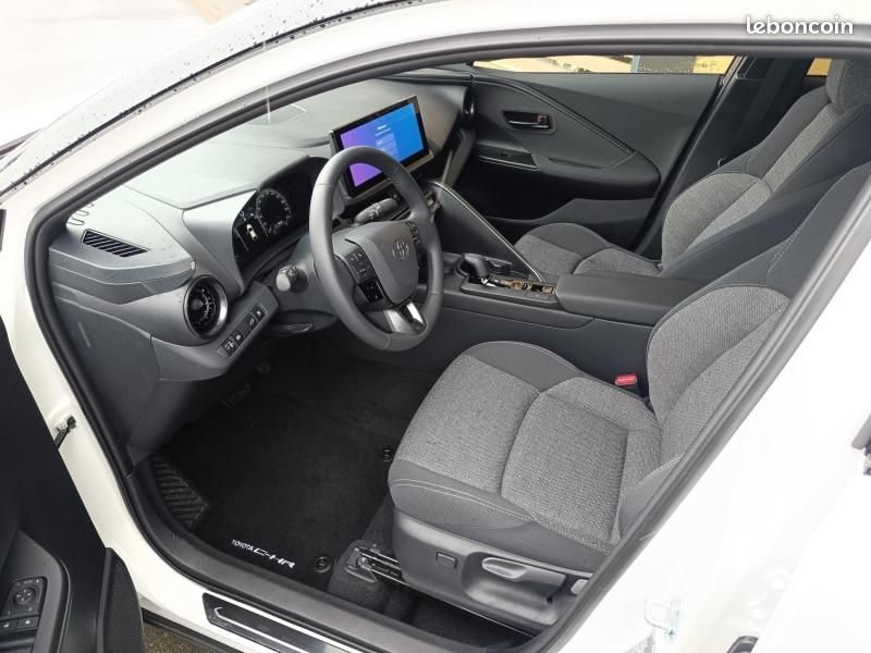 Toyota C-HR 1.8 Hybride 140ch Graphic MY26 (image 12)
