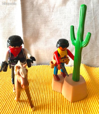 Playmobil Chariot Couvert Avec Cowboys Et Bandits – 5248 – Set De Jeu Western Avec Chevaux Et Cache-Secrète