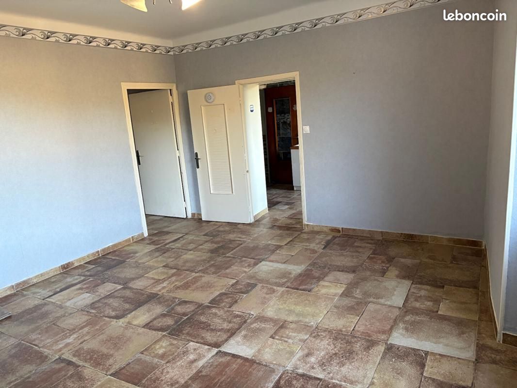 Appartement 6 pièces 131 m² · à Bessèges · 131 m² · 77 000 €