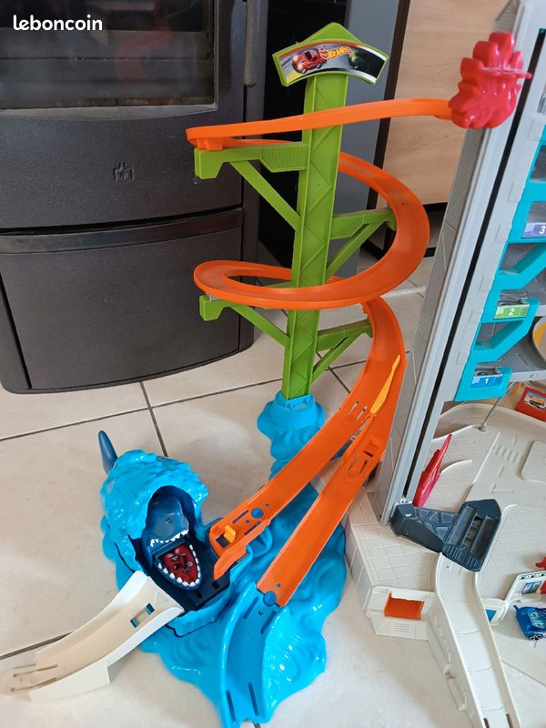 Garage parking hotwheels (image 5)