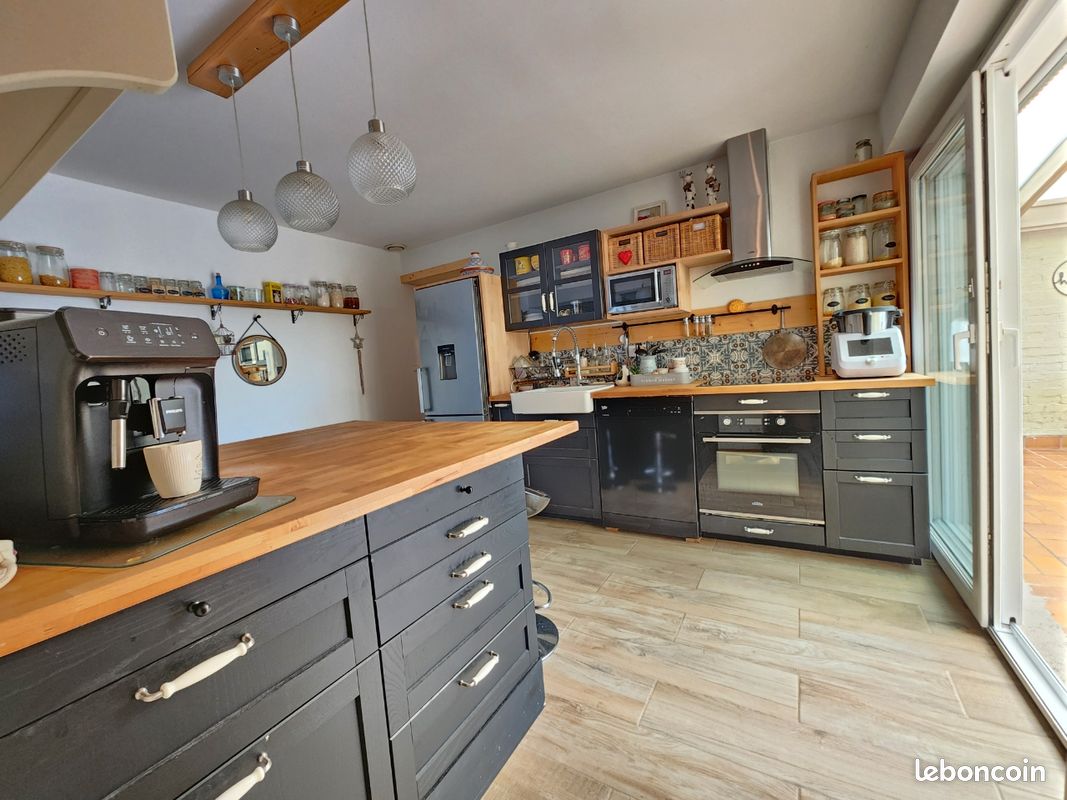Maison 5 pièces 140 m² · à Chéreng · 140 m² · 460 000 €