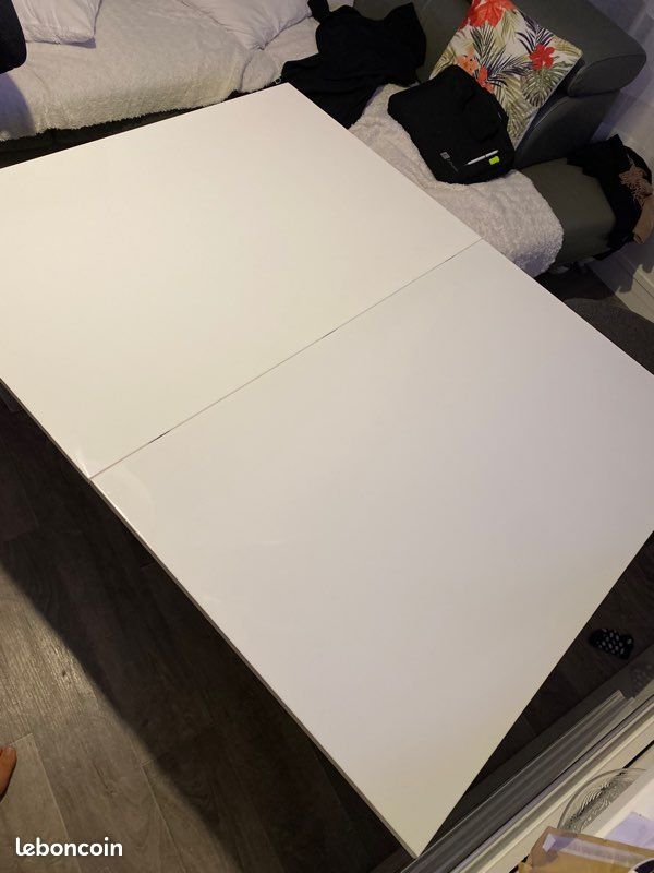 Table blanche laquée (image 2)