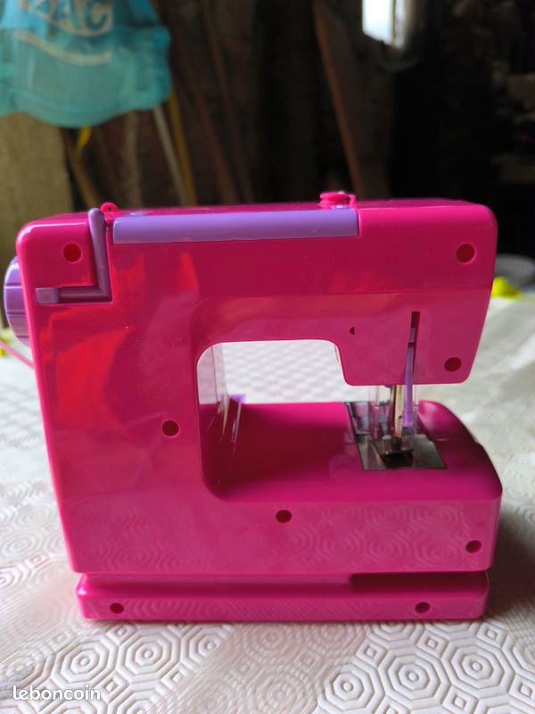 Machine à Coudre Enfant Yajimsa - 2 Vitesses - Portable Rose - Jouet éducatif 8-12 Ans - Kit Couture Débutant