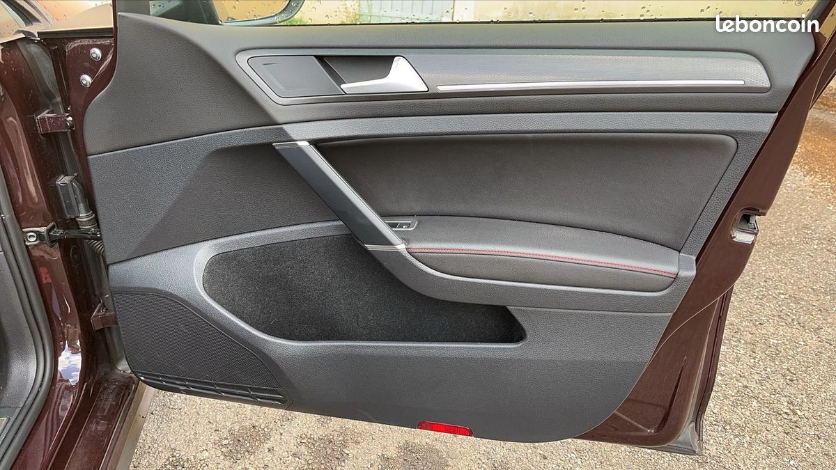 Volkswagen Golf GTI VII 2.0 TSI 245 DSG7 Performance (image 22)