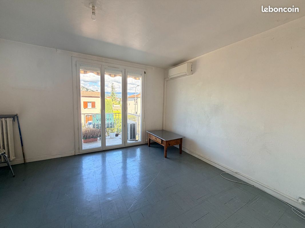 Appartement 3 pièces 56 m² · à Guilherand-Granges · 56 m² · 120 000 €