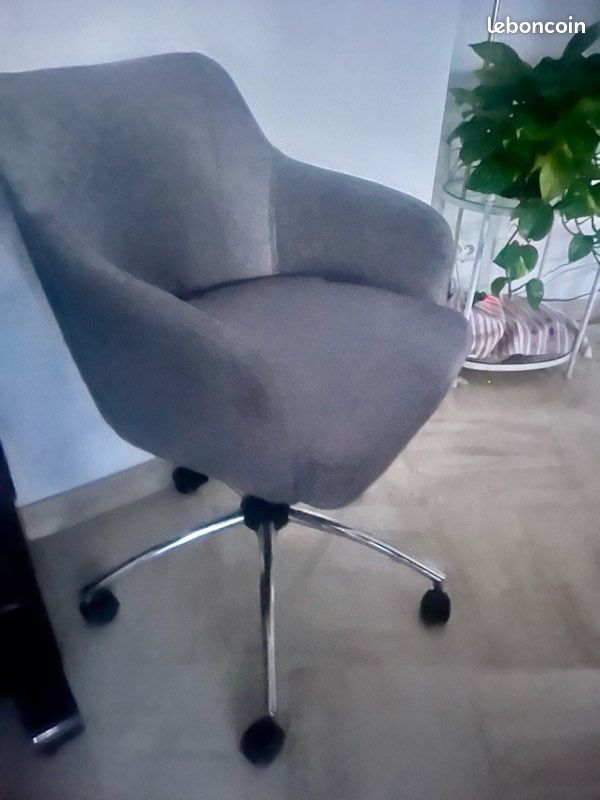 Beau Fauteuil / chaise de bureau avec suspension (image 1)
