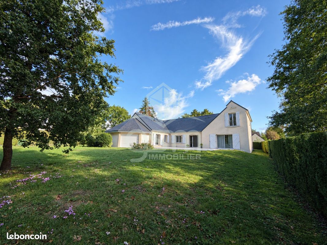 Maison 9 pièces 282 m² · à Montbazon · 282 m² · 566 000 €