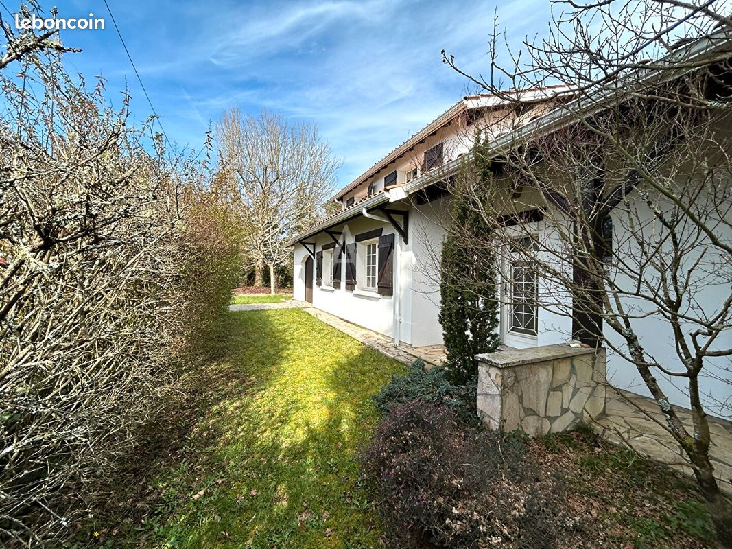 Maison 6 pièces 169 m² · à Saint-Médard-en-Jalles · 169 m² · 480 000 €