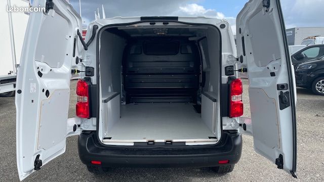 23 990 HT - Fiat SCUDO M 2.0 BLUEHDI 180 EAT8 PACK CONNECTIVITÉ (image 6)