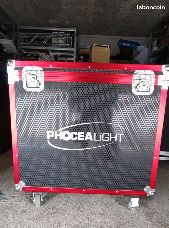 Paire de Lyre led 250w Spot / Beam / Wash + flight case en parfait état (image 14)