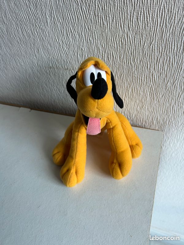 Petite peluche pluto (image 1)